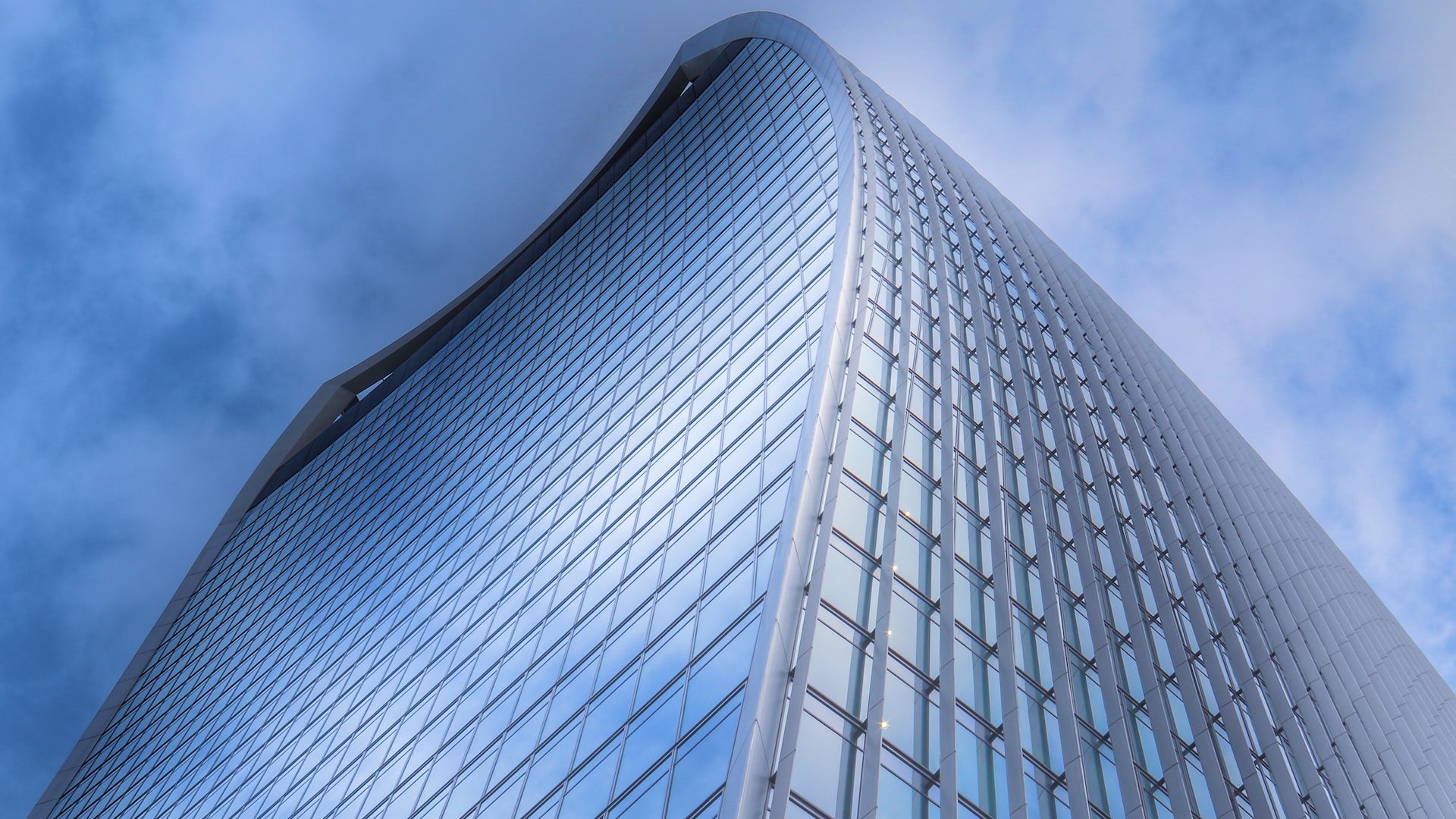 Cloud Costs Out of Control? Maximizing Your Cloud Investment: Partnering with Speedster IT Experts in the Cloud